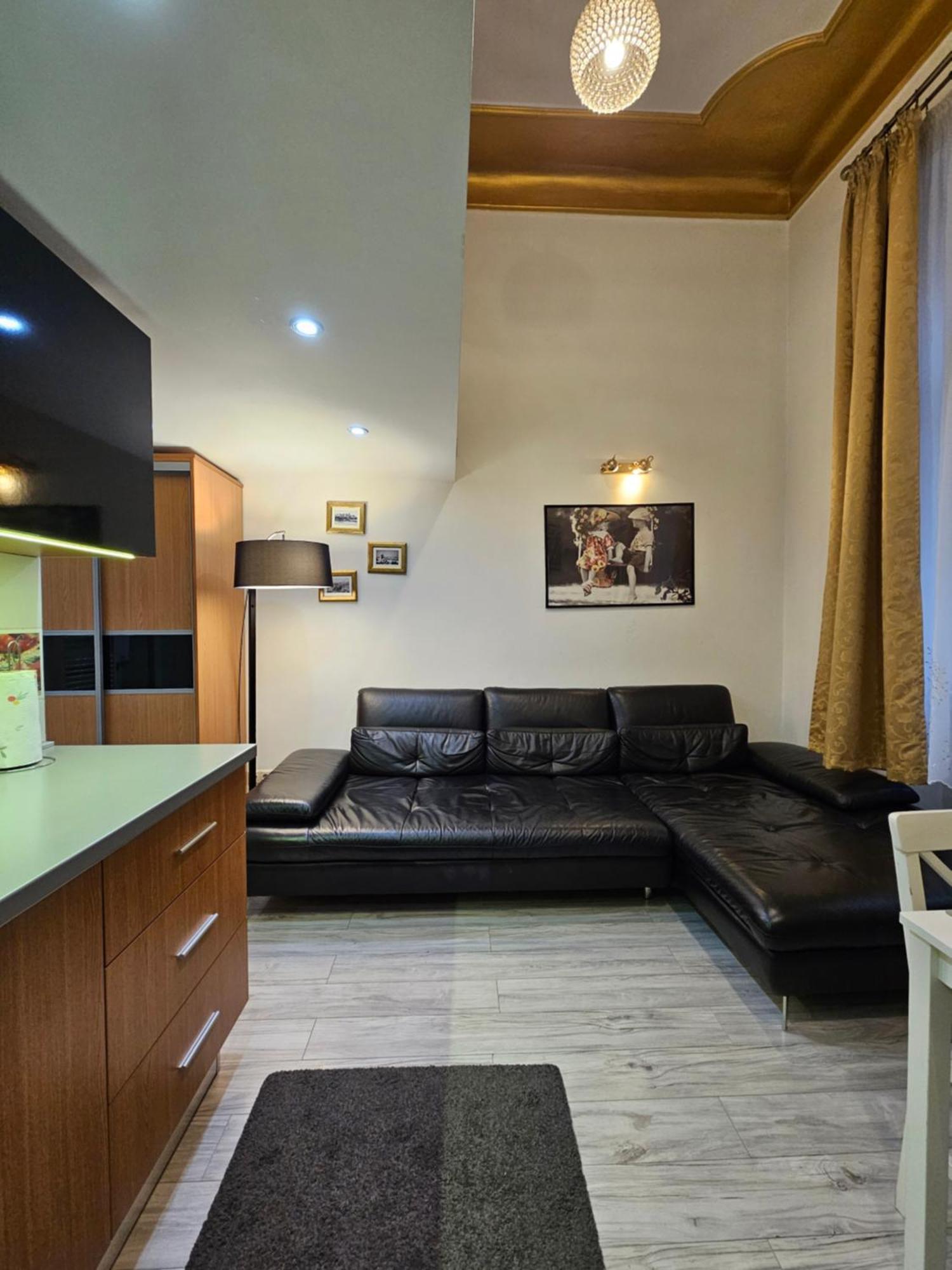 Walkway Apartment Deluxe Budapest Exterior photo