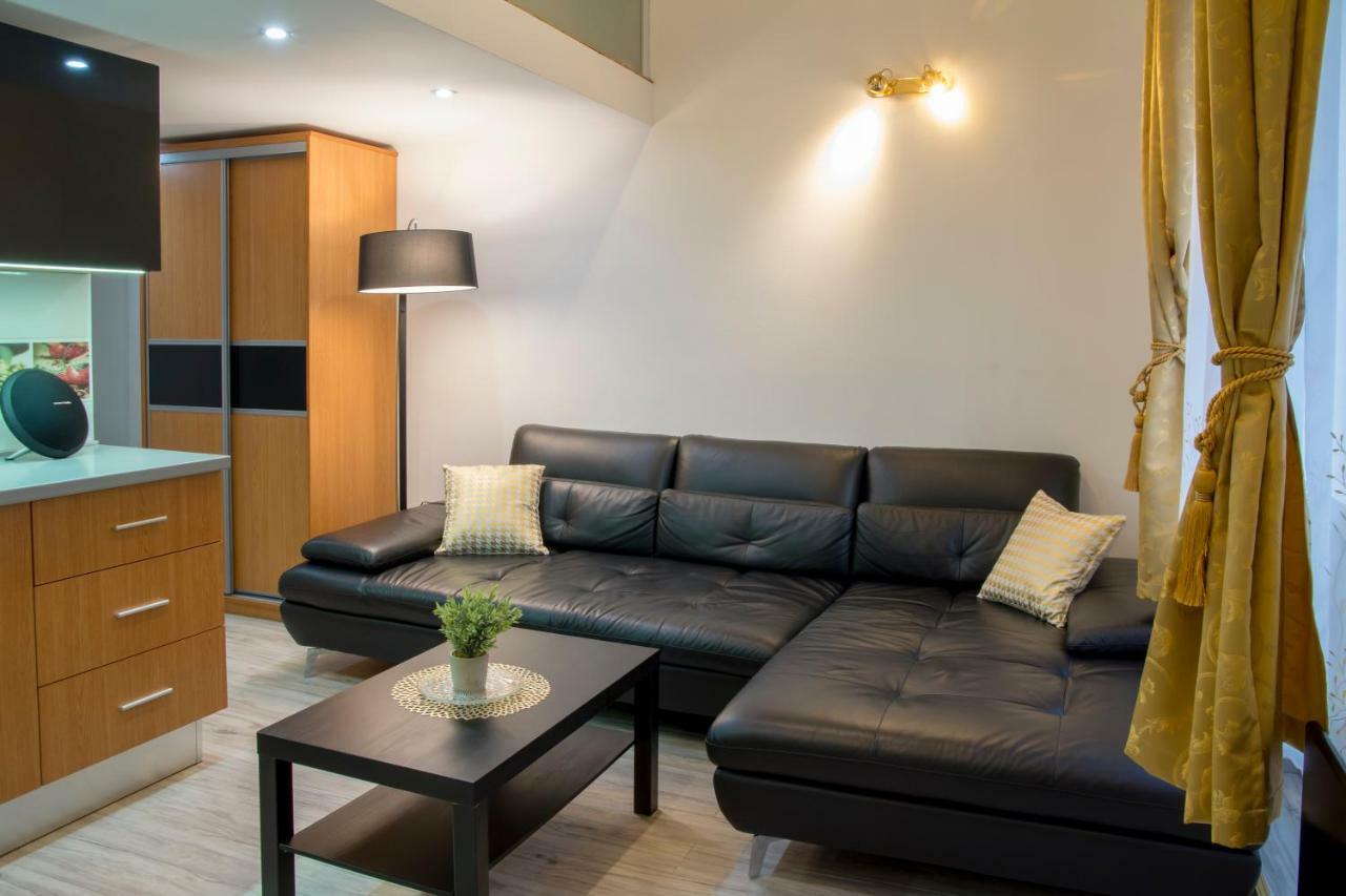Walkway Apartment Deluxe Budapest Exterior photo